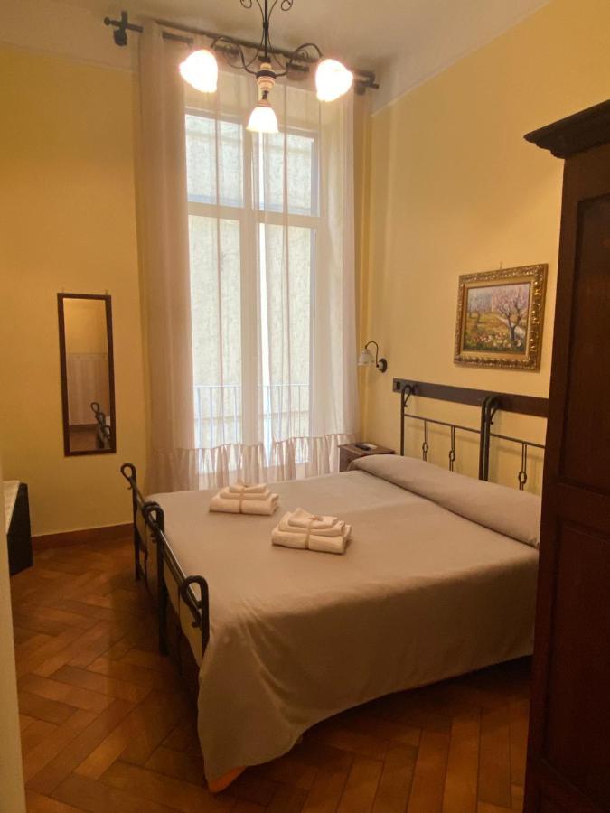 B&B Conte Cavour Наполи Екстериор снимка