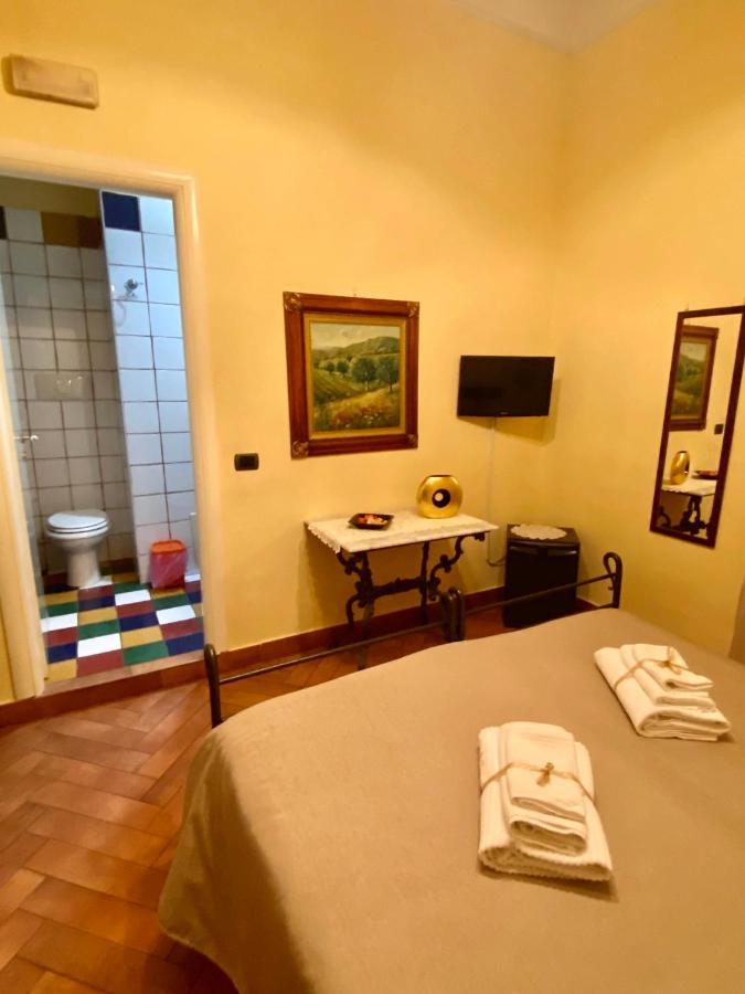 B&B Conte Cavour Наполи Екстериор снимка