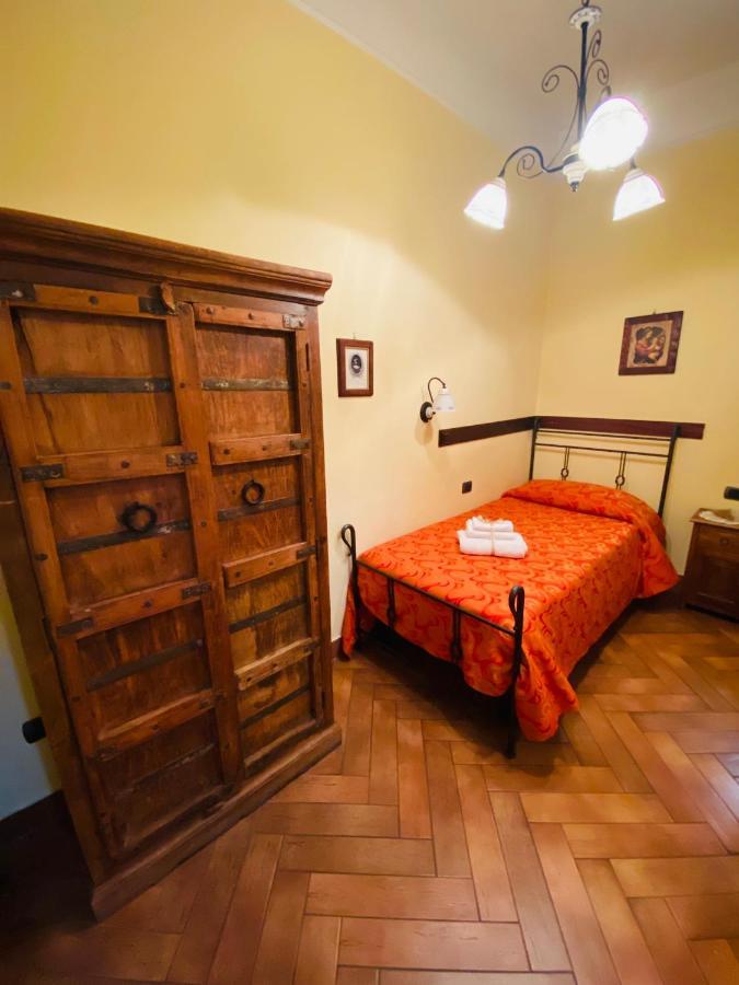 B&B Conte Cavour Наполи Екстериор снимка