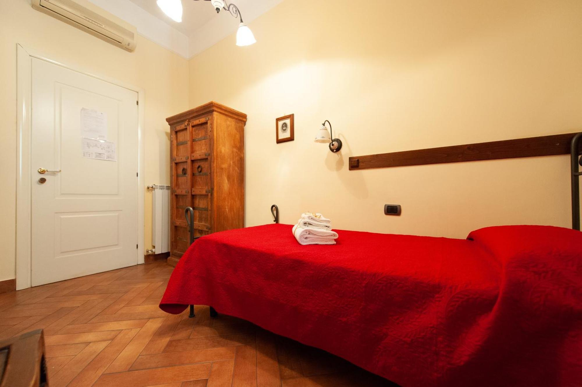 B&B Conte Cavour Наполи Екстериор снимка