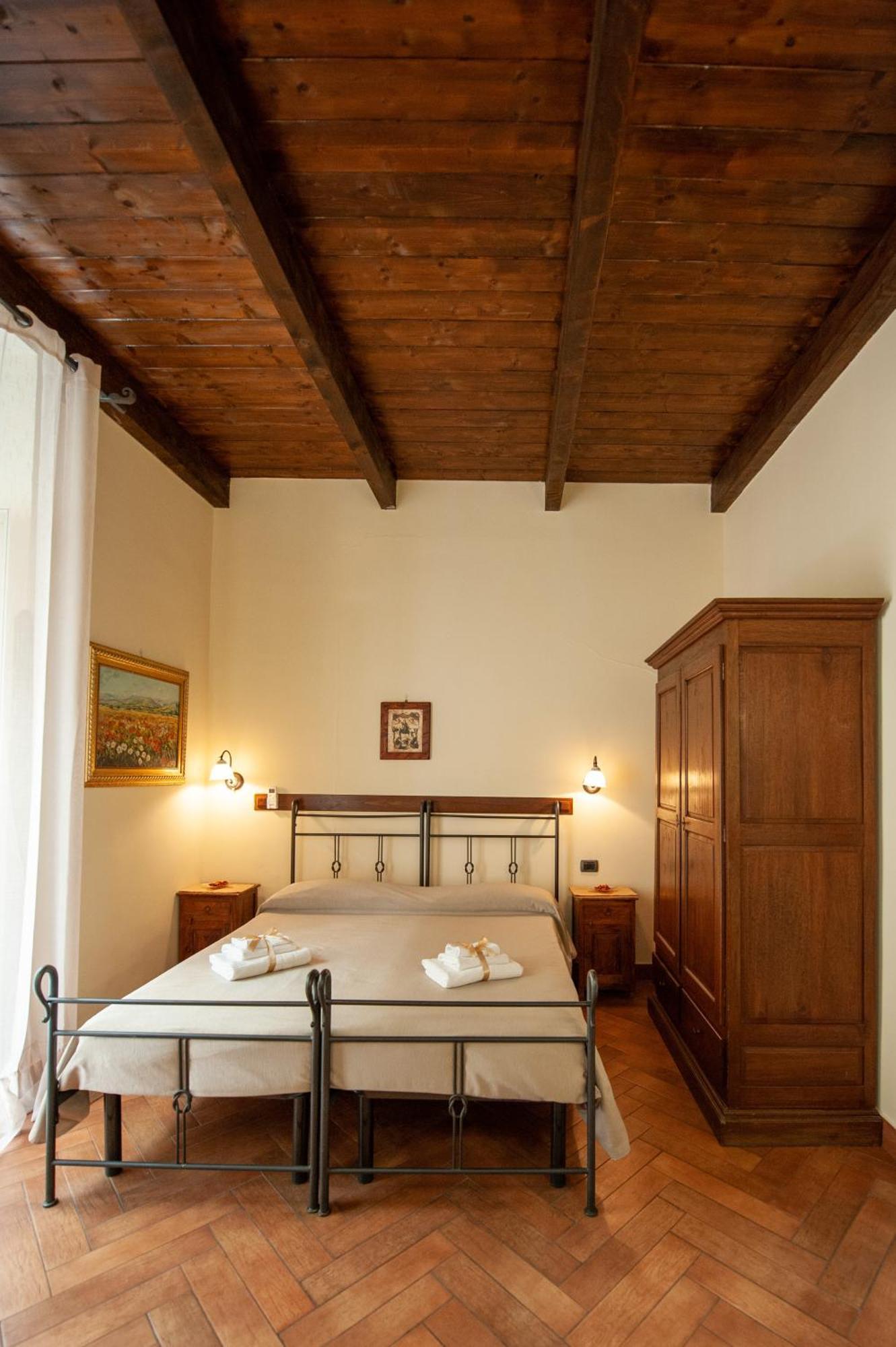 B&B Conte Cavour Наполи Екстериор снимка