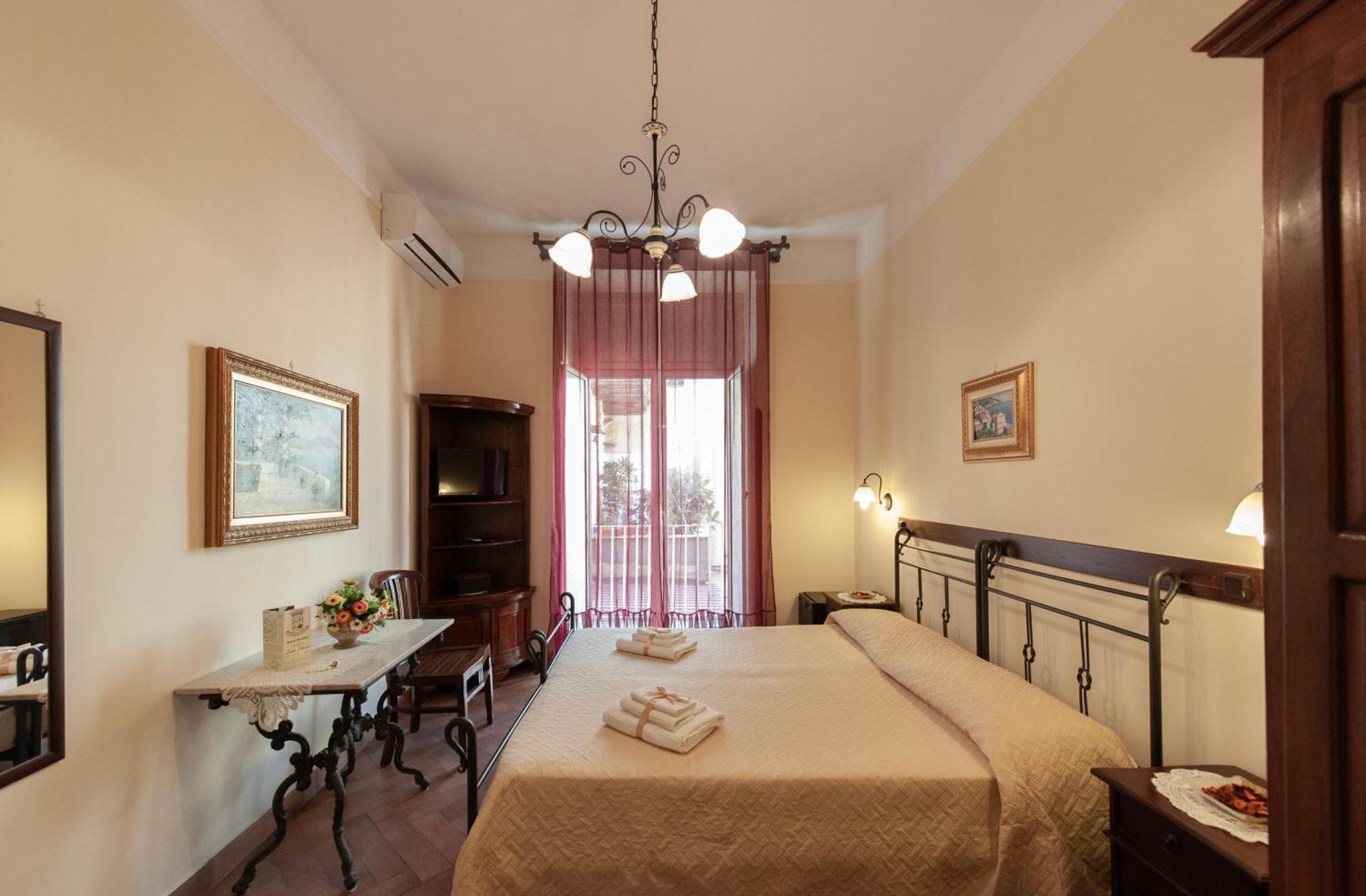 B&B Conte Cavour Наполи Екстериор снимка