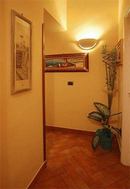 B&B Conte Cavour Наполи Екстериор снимка