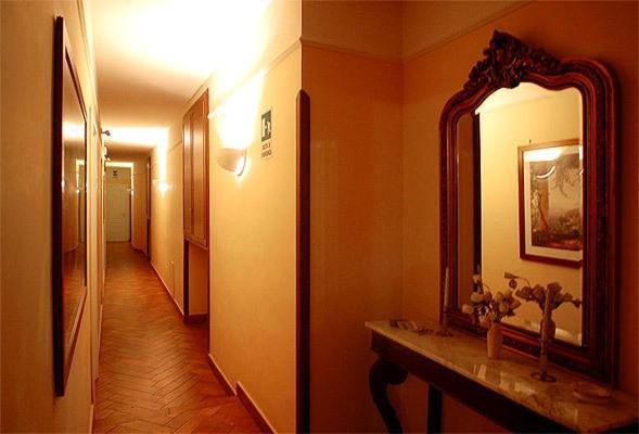 B&B Conte Cavour Наполи Екстериор снимка