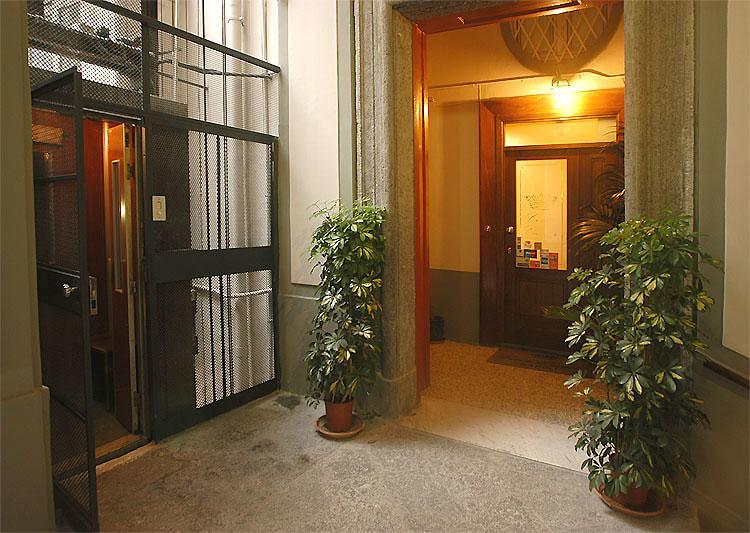 B&B Conte Cavour Наполи Екстериор снимка