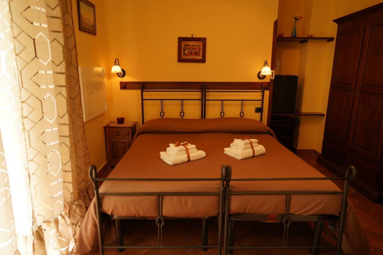 B&B Conte Cavour Наполи Екстериор снимка