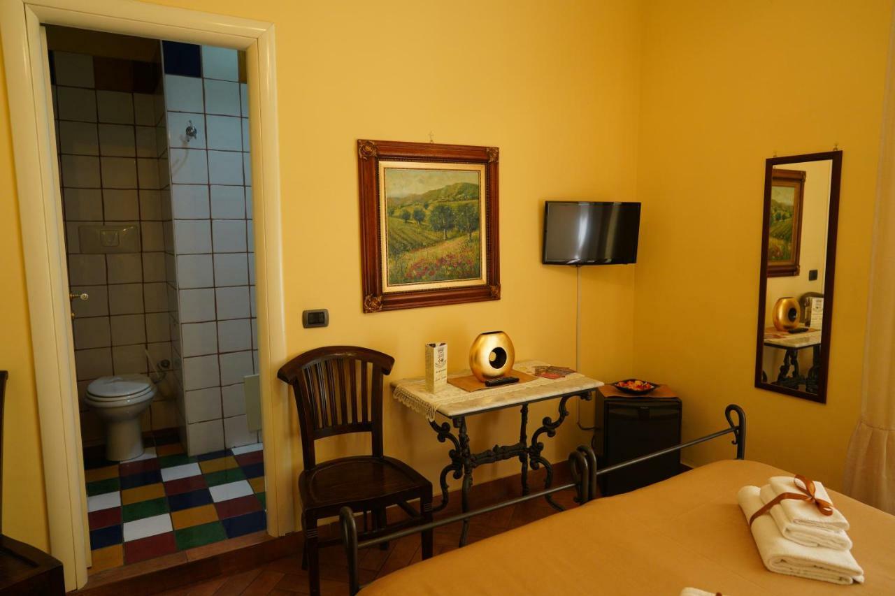 B&B Conte Cavour Наполи Екстериор снимка